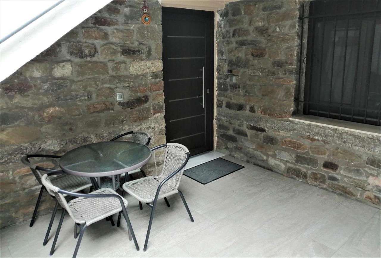 Modern Residence In The Center Of Trikala Екстер'єр фото