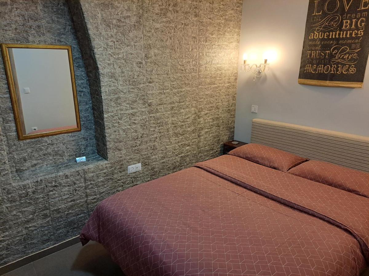 Modern Residence In The Center Of Trikala Екстер'єр фото