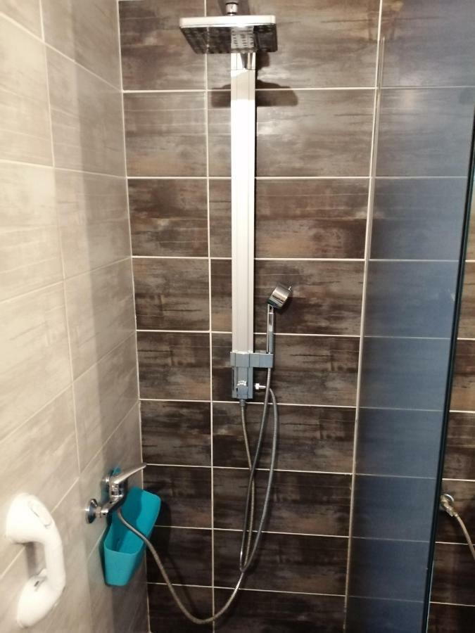 Modern Residence In The Center Of Trikala Екстер'єр фото