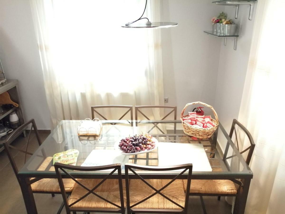 Modern Residence In The Center Of Trikala Екстер'єр фото