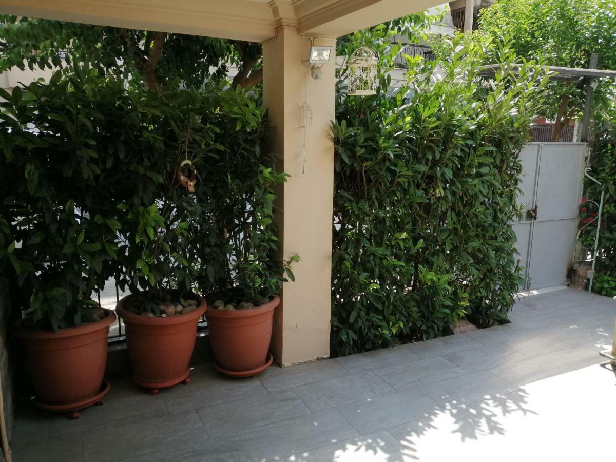 Modern Residence In The Center Of Trikala Екстер'єр фото